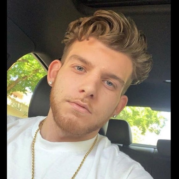 thaatwhiteeguyy